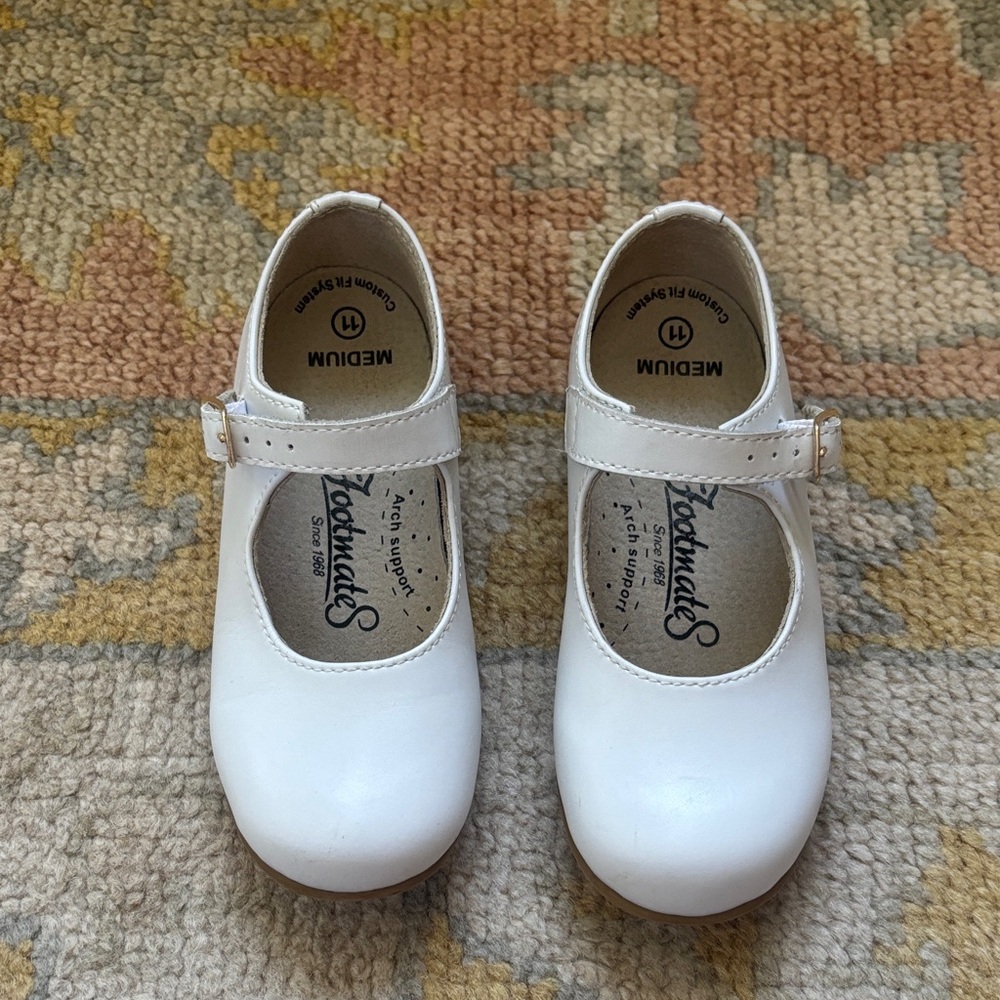 EUC Toddler Girls White Mary Jane Dress Shoes